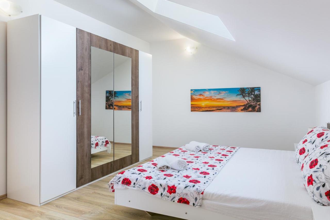 Appartement Nevia à Medulin Extérieur photo