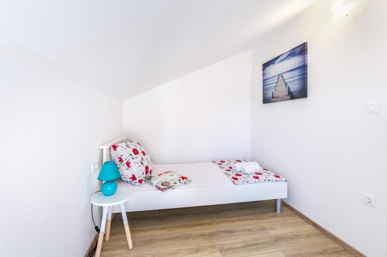Appartement Nevia à Medulin Extérieur photo